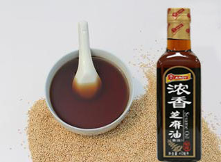 跟隨時代發(fā)展，不做落伍的芝麻油灌裝機(jī)