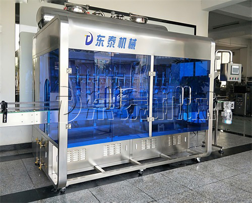 全自動(dòng)食用油灌裝機(jī)日常維護(hù)別放松，東泰替你把關(guān)